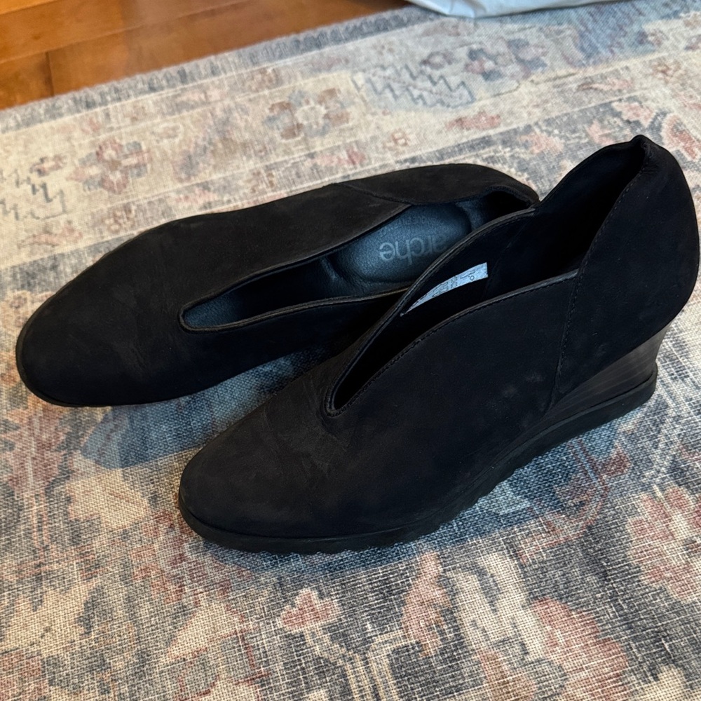 Arche Black Women's Wedge Shoes
